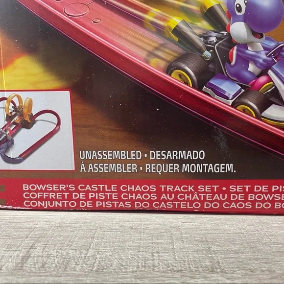 Hot Wheels Mario Kart Bowser’s Castle Chaos with Yoshi NEW - Picture 4 of 7